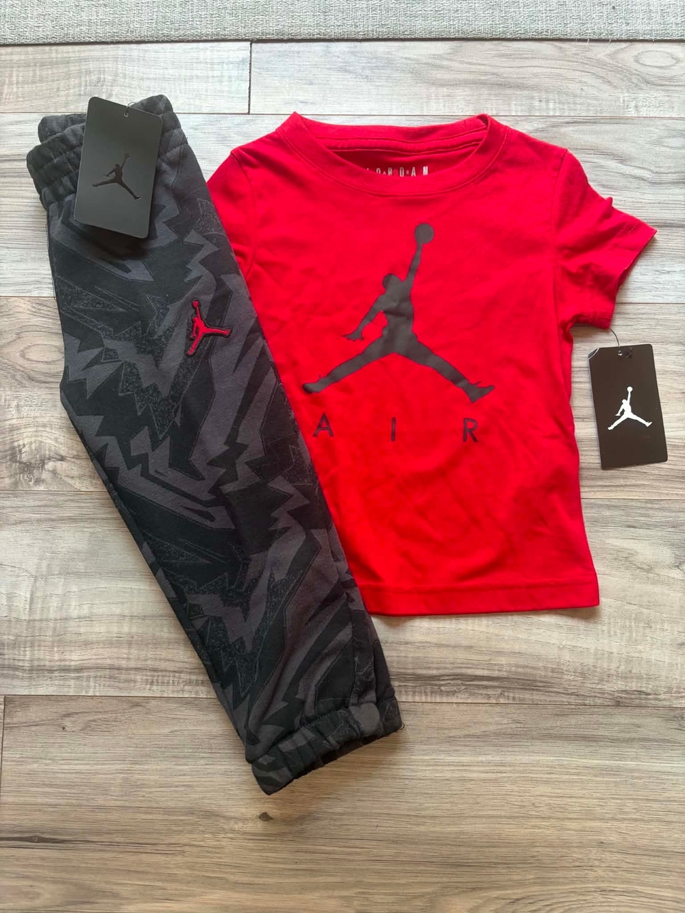 Jordan Boys Tee & Joggers Outfit Size 3T(NWT)~PRICE IS FIRM~